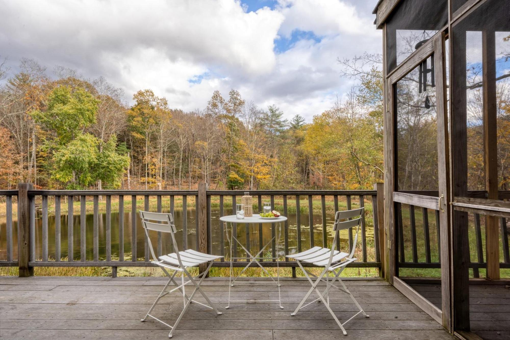 Cortland By Avantstay Charming Heritage Estate W Private Lake Pool Согертіз Екстер'єр фото