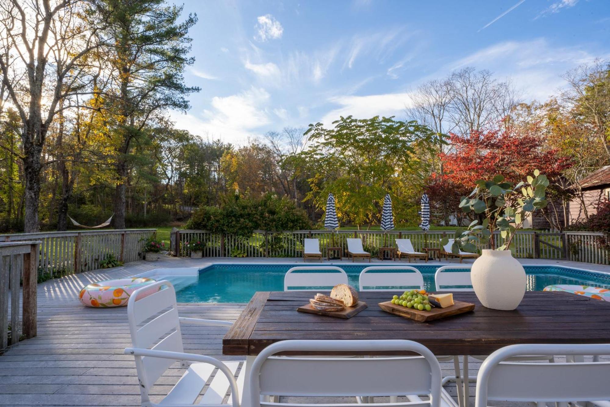 Cortland By Avantstay Charming Heritage Estate W Private Lake Pool Согертіз Екстер'єр фото